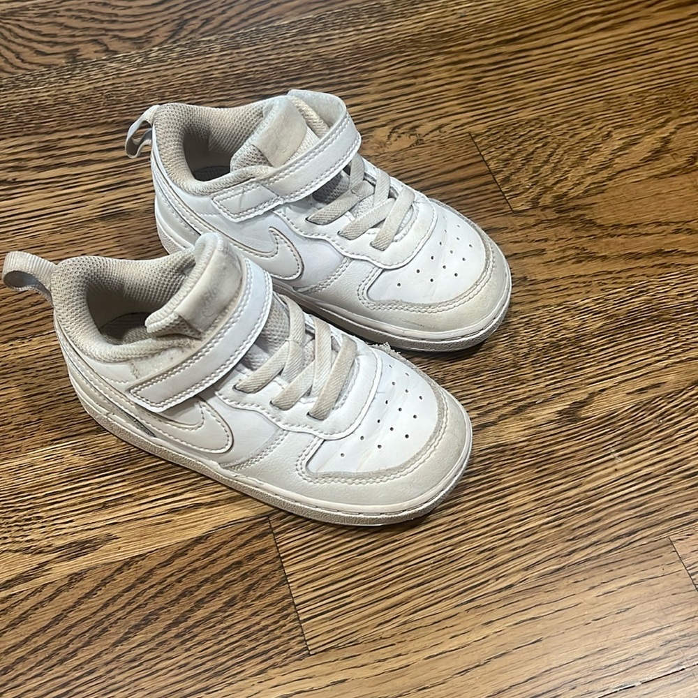 Toddler Nike Air Force 1 low top sneakers